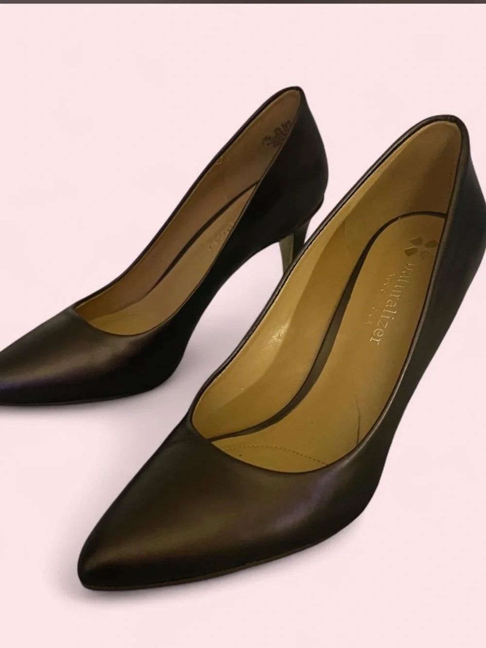 Naturalizer Women's Brown leather pointed-Toe Pumps gold accent heels size 6 1/2